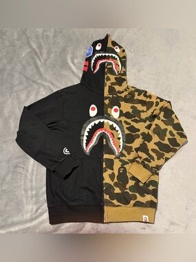 BAPE A Bathing Ape Shark Hoodie Womens Medium Camo Full Zip Streetwear Designer